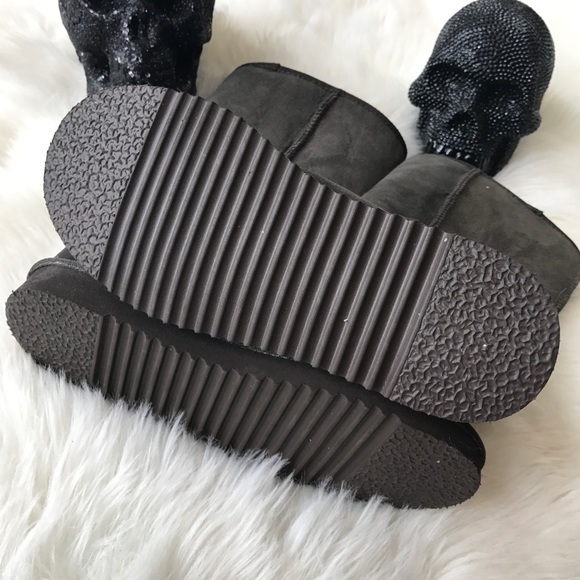 Brown sheepskin ugg like fur boot 4 FOR 30 - Picture 7 of 7